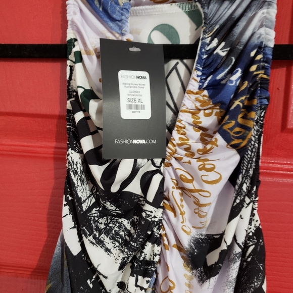 Dress - Picture 3 of 3